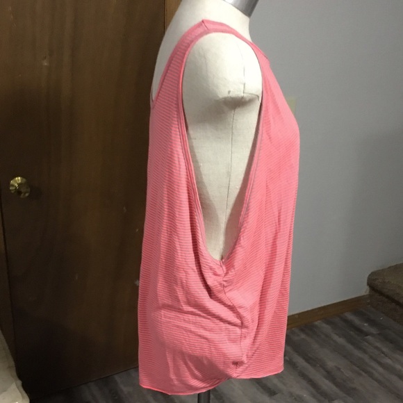 FREE PEOPLE TOP - Picture 2 of 3